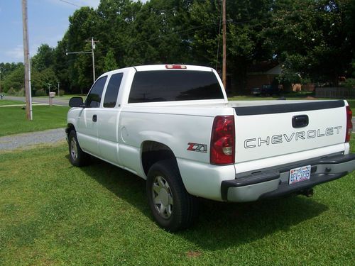 2003 Chevy Silverado Extended Cab Shortbox 4x4 RustFree 5.3 V8 AT Good Truck, image 3
