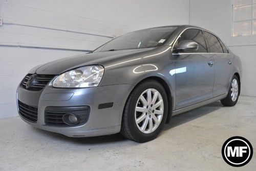2.0t 6 speed manual moonroof heated seats alloy wheels michelin tires vw