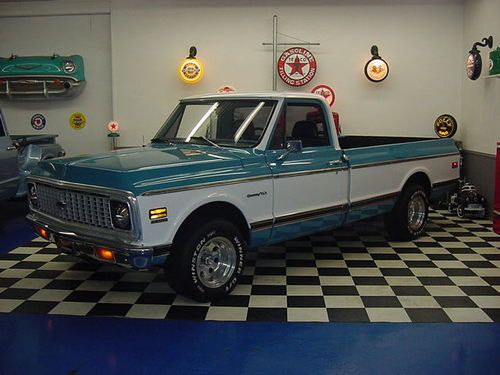 72 chevy custom c-10 very nice low reserve