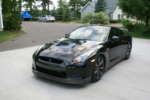 2009 nissan gt-r premium pkg - only 15k miles - clean carfax!! cobb tuner