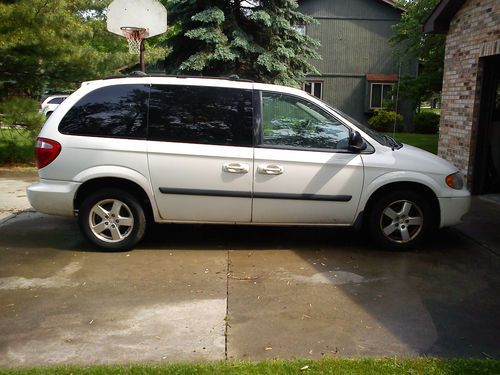 2006 dodge caravan sxt mini passenger van 4-door 3.3l