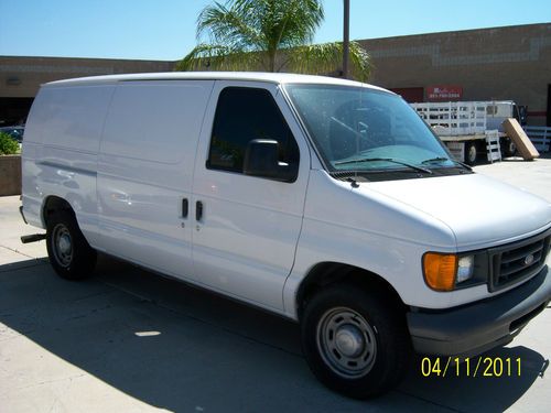 2004 ford e-150 base standard cargo van 2-door 4.6l