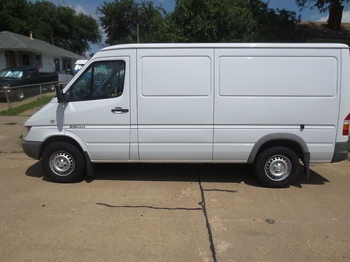 2006 dodge sprinter 2500 base standard cargo van 5-door 2.7l