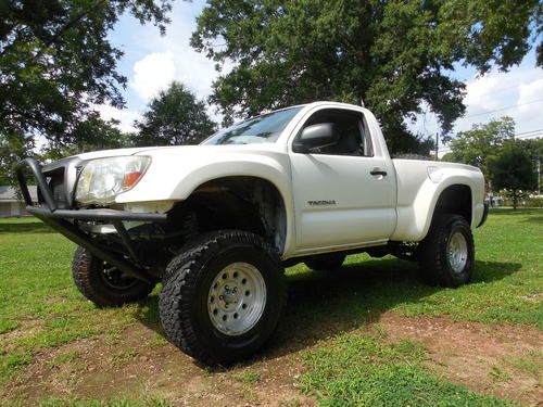 2006 toyota tacoma "custom baja" lots of extras ! only 40k miles !