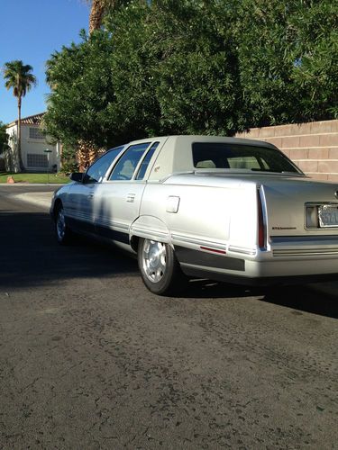 Cadillac Deville vi открытый багажник