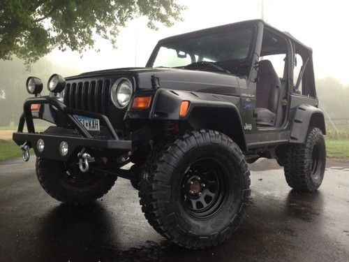 1998 jeep wrangler sahara sport utility 2-door 4.0l