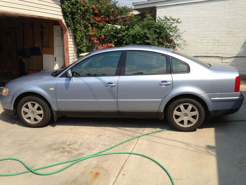 1999 Volkswagen Passat GLS Sedan 4-Door 2.8L, image 3
