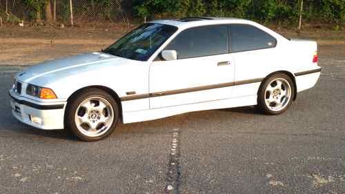 1995 bmw 325is base coupe 2-door 2.5l