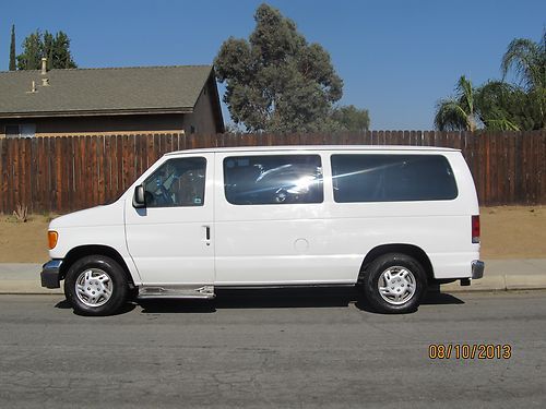 Handicap van 2005 ford e150 7 passenger rear electric wheel chair