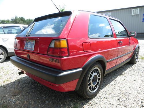 1991 Volkswagen Golf GTI 8-Valve Hatchback 2-Door 1.8L, image 3