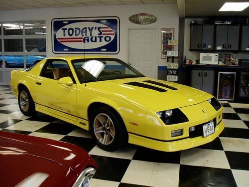 1987 chevrolet camaro.. z28 / iroc-z.. 305 ci v8. 80k miles.. no reserve.