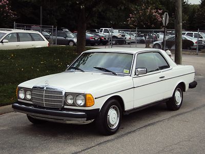 1979 mercedes 300cd coupe - runs/drives good - decent inside/out - low reserve!