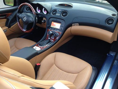 2011 Mercedes-Benz SL550 Base Convertible 2-Door 5.5L, image 8
