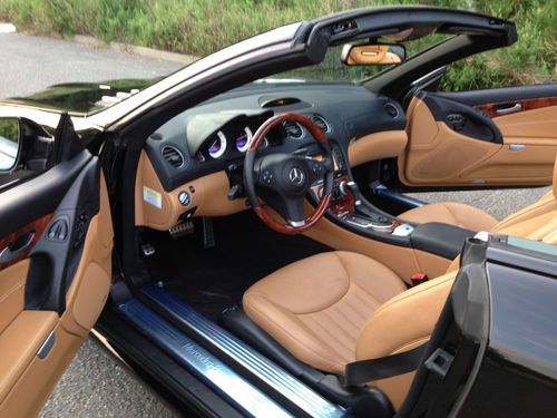 2011 Mercedes-Benz SL550 Base Convertible 2-Door 5.5L, image 10
