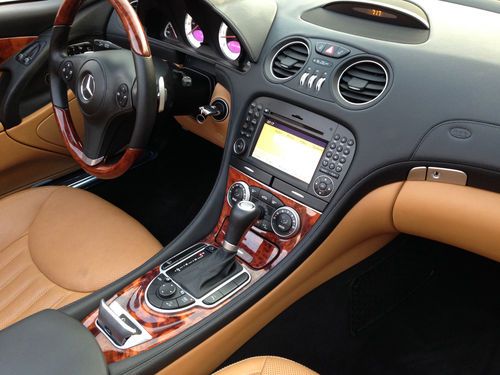 2011 Mercedes-Benz SL550 Base Convertible 2-Door 5.5L, image 16