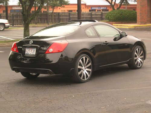 2008 08 black nissan altima se coupe 2-door 3.5l