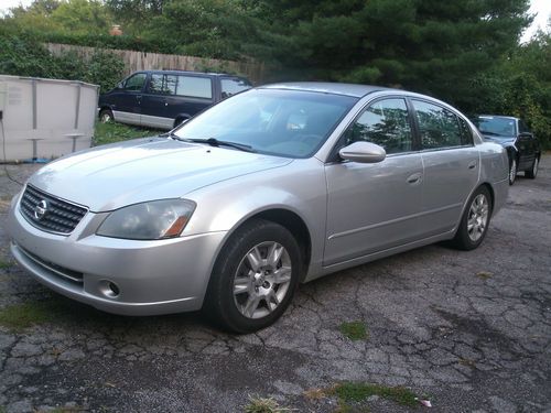 2005 nissan altima 2.5 s, no reserve