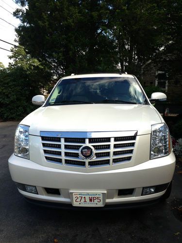 2007 cadillac escalade 2 owner perfect car fax ( babied ) 9.7 out of a 10