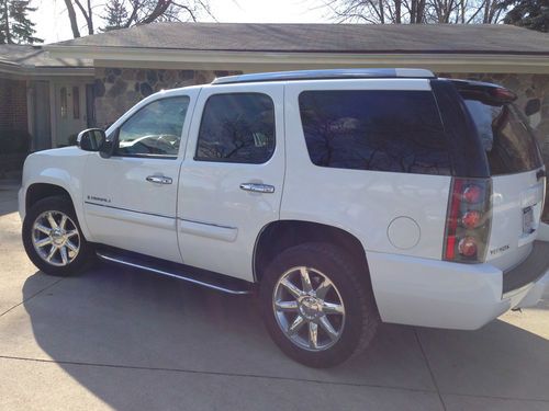 2007 gmc yukon denali fully loaded flawless shape