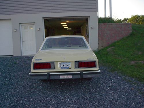 1983 Ford Fairmont sedan 6cylinder 1 owner 28,000 original miles NO RESERVE, image 4