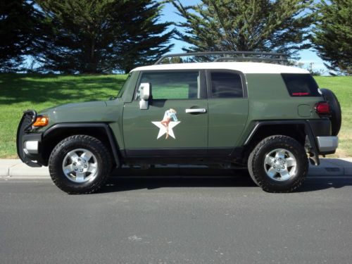 2010 toyota fj cruiser base sport utility 4-door 4.0l, under 40k miles