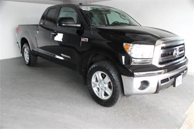 2010 toyota tundra base extended crew cab pickup 4-door 5.7l