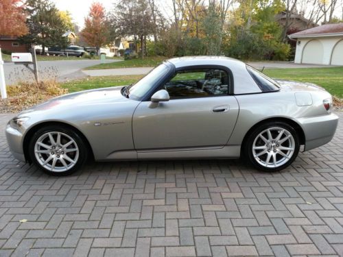 S2000 honda convertible 2004 rare hardtop 26,900 miles