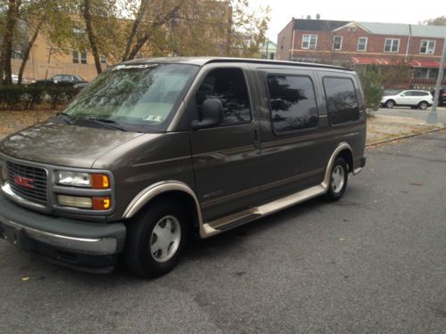 2001 gmc savana 1500 regency super clean runs very good super clean