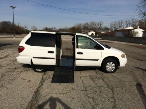 Wheelchair van accessible 2007 dodge grand caravan no reserve