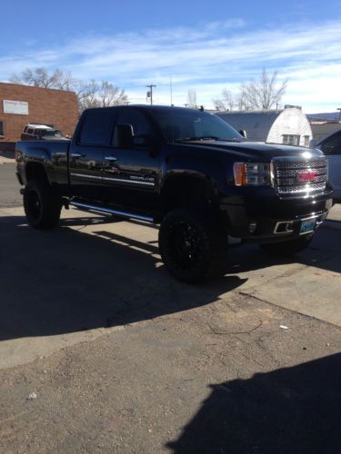 2011 gmc sierra 2500 hd denali crew cab pickup 4-door 6.6l lifted