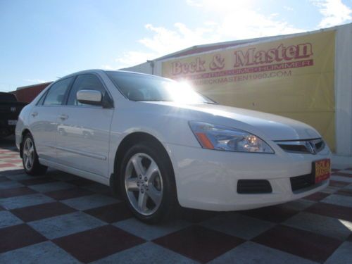 Ex-l v6 manu manual 3.0l leather sunroof (2) 12v pwr outlets 5 passenger seating
