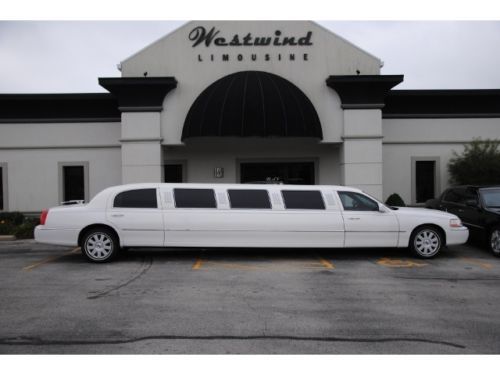 Limo limousine lincoln town car 2003 white luxury stretch sedan mega