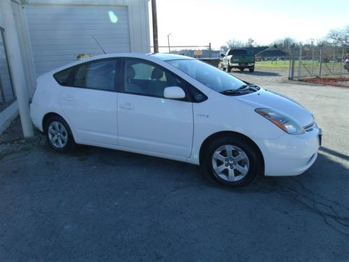 2008 toyota prius, one owner! 50mpg! extremly clean! low miles!