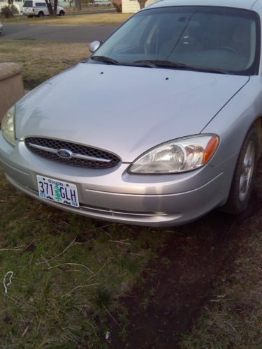 No reserve!!! 2002 ford taurus se