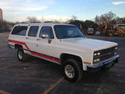 1991 CHEVY SUBURBAN 4X4, 1500 OWNED BY A SMALL TOWN FIRE DEPT.  WELL MAINTAINED, image 2