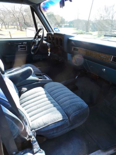1991 CHEVY SUBURBAN 4X4, 1500 OWNED BY A SMALL TOWN FIRE DEPT.  WELL MAINTAINED, image 7