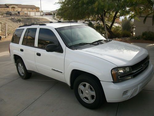 02 trailblazer in excellant condition / 4 door / 2 wheel drive