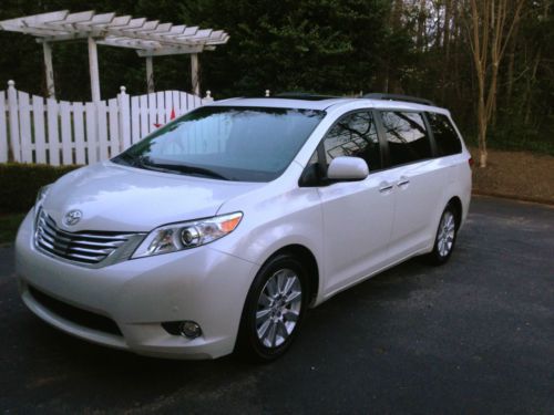 2011 toyota sienna limited mini passenger van 5-door 3.5l