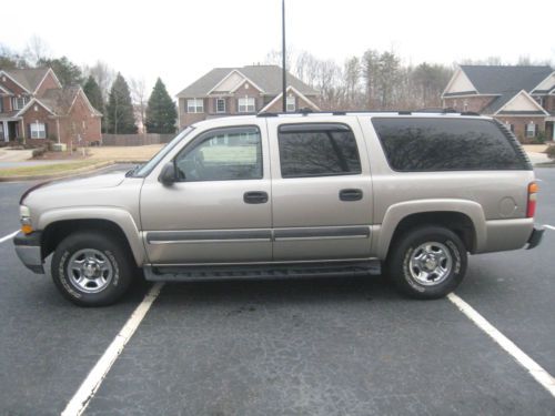 2003 chevrolet c1500 ls suburban dvd leather nice truck!