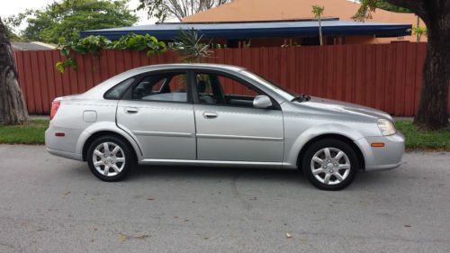 2004 suzuki forenza s sedan 4-door 2.0l