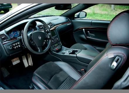 2009 maserati granturismo s coupe 2-door 4.7l