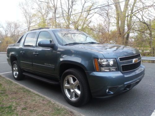 2011 chevrolet avalanche lt crew cab pickup 4-door 5.3l