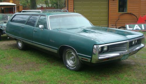 1972 Chrysler Town & Country Station Wagon Rust Free!, image 3