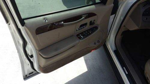 Lincoln Town Car, image 4