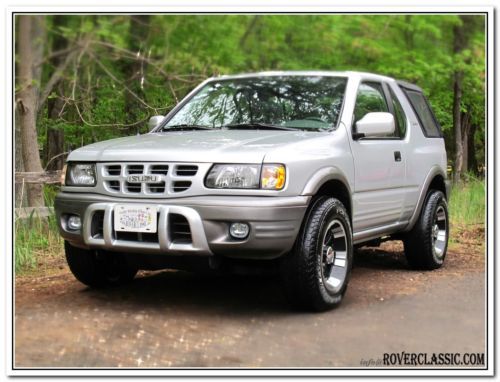 2001 isuzu rodeo sport s 4x4 ... manual gearbox ... soft top ... one owner
