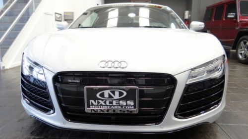 Only 2k miles like new r8-v10 5.2 coupe navigation factory warranty!!!