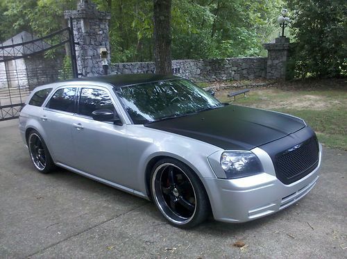 ++custom,++ *outlooks almost anything.* 06 magnum lowered wagon..rims..beautiful