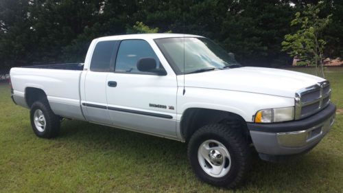 3 day no reserve dodge ram 1500 ext cab 4 door 4x4 cold ac new tires!!!!!!!!