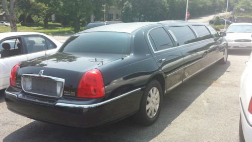 2003 Lincoln Town Car Executive Limousine Dabryan 120" Limo, image 2