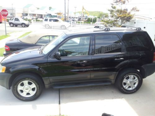 2004 ford escape xlt - one owner - very clean - black - 4x4 - sunroof &amp; more!